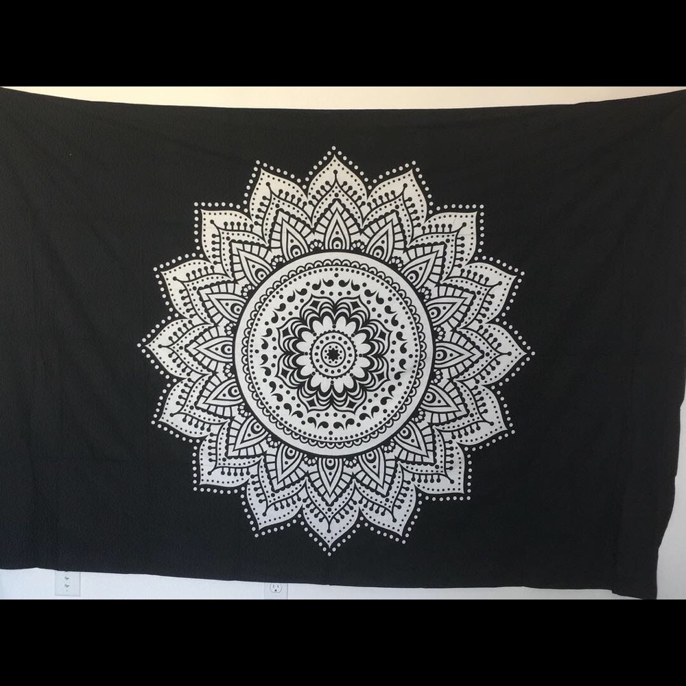 Tapestry Black/white